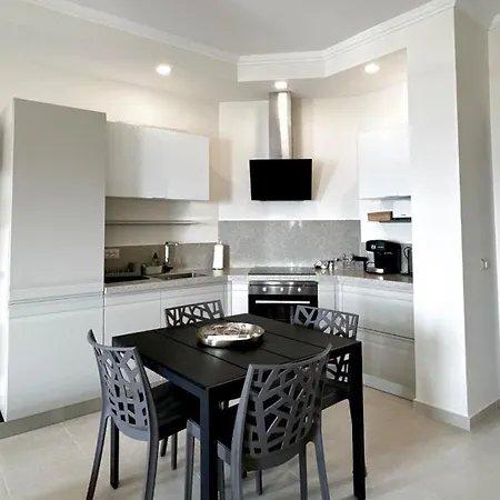 Daire Seaview Marina Bay Luxury *